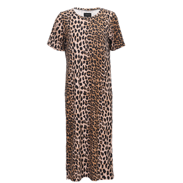 FORUDBESTILLING // Liberté - Alma T-shirt Dress SS, 9562 - Lux Leo (Levering ca. uge 19/20)
