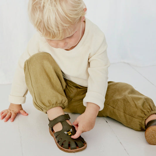 Angulus - Begyndersandal Med Broderi Og Velcro, 0666 - Forrest
