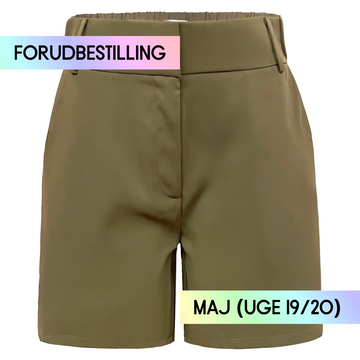 FORUDBESTILLING // Liberté - Frede Shorts, 22202 - Sand (Levering ca. uge 19/20)