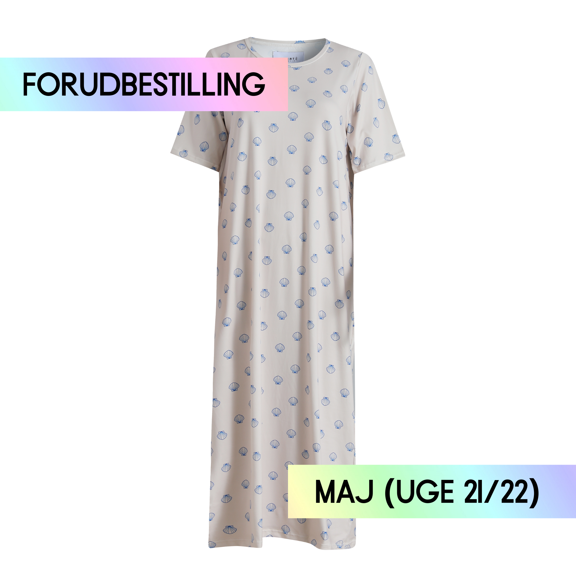 FORUDBESTILLING // Liberté - Alma T-shirt Dress SS, 9562 - Ivory Cobolt Shell (Levering ca. uge 21/22)
