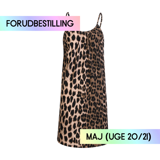 FORUDBESTILLING // Liberté - Alma Short Strap Dress, 9588 - Big Lux Leo Fossil (Levering ca. uge 20/21)