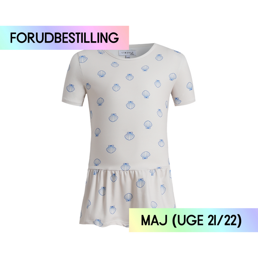 FORUDBESTILLING // Liberté - Alma KIDS SS Frill T-shirt, 9649 - Ivory Cobolt Shell (Levering ca. uge 21/22)