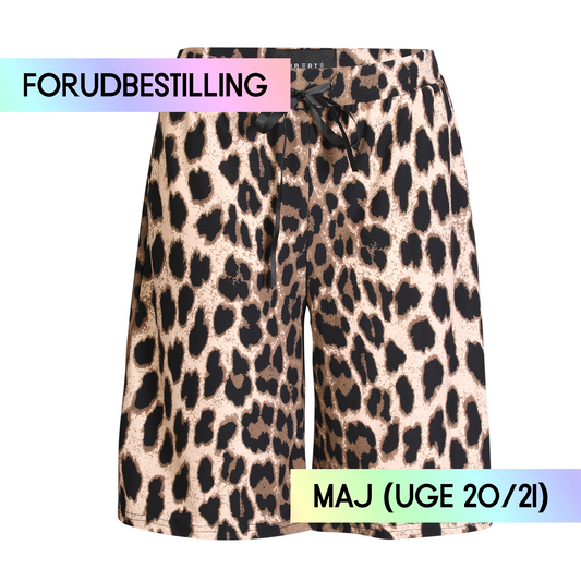 FORUDBESTILLING // Liberté - Alma Long Shorts, 9674 - Big Lux Leo Fossil (Levering ca. uge 20/21)