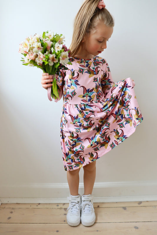 Liberté - Alma KIDS Babydoll Dress SS, 9652 - Rosa Multicolor Paisley