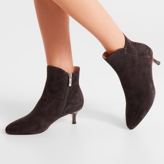 Woden STB Womens - Saga Zip Suede - Chocolate